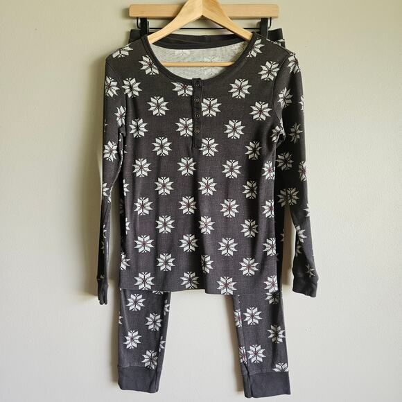 Hearth & Hand Pajama Set Womens M Gray Nordic Snowflake Henley Top & Joggers - Picture 1 of 15